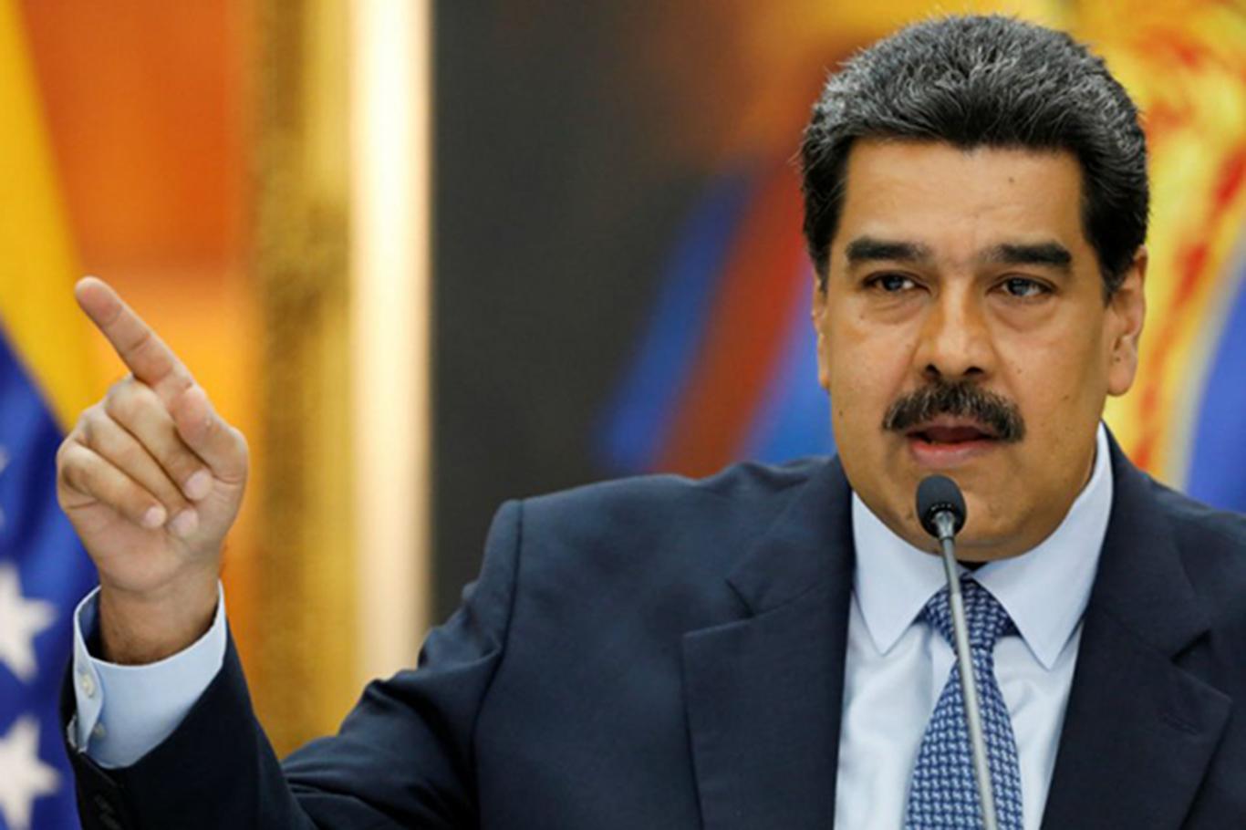 Venezuela'da tüm bakanların istifası istendi